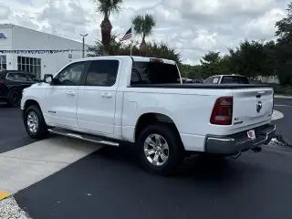 Ram 1500 2024 4x4 Laramie 4 puertas Cabina Crew 5.6 pies. Pickup SB