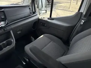 Ford Transit 2025 350 XLT 3 puertas LWB Techo Bajo Furgoneta de Pasajeros