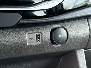 Ford Transit 2025 350 XLT 3 puertas LWB Techo Bajo Furgoneta de Pasajeros