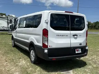 Ford Transit 2025 350 XLT 3 puertas LWB Techo Bajo Furgoneta de Pasajeros
