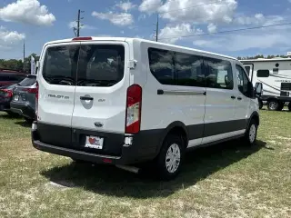 Ford Transit 2025 350 XLT 3 puertas LWB Techo Bajo Furgoneta de Pasajeros