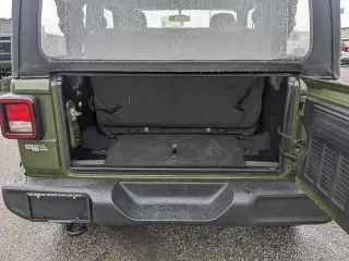 Jeep Wrangler 2024 4x4 Sport 2 puertas SUV