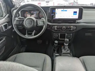 Jeep Wrangler 2024 4x4 Sport 2 puertas SUV