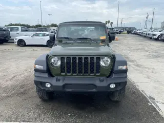 Jeep Wrangler 2024 4x4 Sport 2 puertas SUV