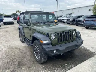 Jeep Wrangler 2024 4x4 Sport 2 puertas SUV