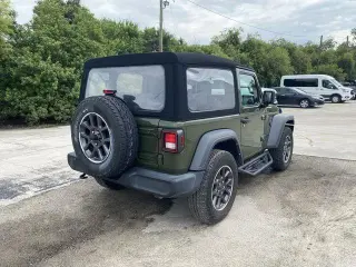 Jeep Wrangler 2024 4x4 Sport 2 puertas SUV