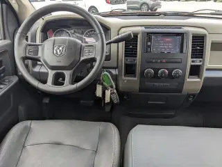 Ram 1500 2012 4x2 ST 4 puertas Quad Cab 1.93 m Pickup