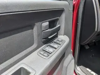 Ram 1500 2012 4x2 ST 4 puertas Quad Cab 1.93 m Pickup