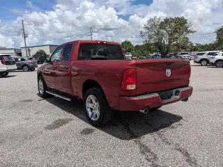 Ram 1500 2012 4x2 ST 4 puertas Quad Cab 1.93 m Pickup