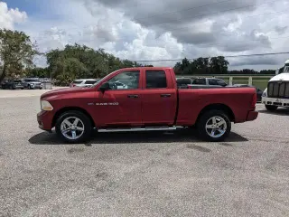 Ram 1500 2012 4x2 ST 4 puertas Quad Cab 1.93 m Pickup