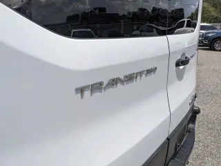 Ford Transit 2024 350 XLT 3 puertas LWB Techo Medio Furgón de Pasajeros