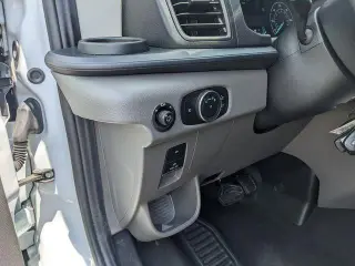 Ford Transit 2024 350 XLT 3 puertas LWB Techo Medio Furgón de Pasajeros