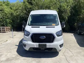 Ford Transit 2024 350 XLT 3 puertas LWB Techo Medio Furgón de Pasajeros
