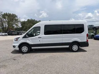 Ford Transit 2024 350 XLT 3 puertas LWB Techo Medio Furgón de Pasajeros