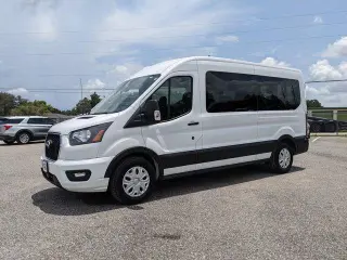 Ford Transit 2024 350 XLT 3 puertas LWB Techo Medio Furgón de Pasajeros