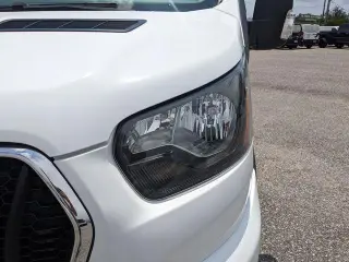 Ford Transit 2024 350 XLT 3 puertas LWB Techo Medio Furgón de Pasajeros