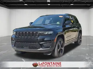 Jeep Grand Cherokee 2023 4x4 Laredo 4 puertas SUV