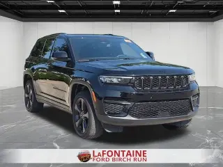 Jeep Grand Cherokee 2023 4x4 Laredo 4 puertas SUV