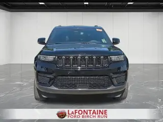 Jeep Grand Cherokee 2023 4x4 Laredo 4 puertas SUV