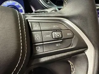 Jeep Grand Cherokee 2024 4x4 Laredo 4 puertas SUV