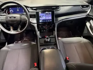 Jeep Grand Cherokee 2024 4x4 Laredo 4 puertas SUV