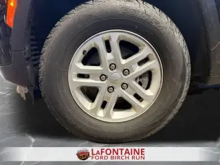 Jeep Grand Cherokee 2024 4x4 Laredo 4 puertas SUV