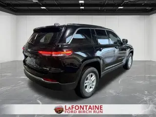 Jeep Grand Cherokee 2024 4x4 Laredo 4 puertas SUV