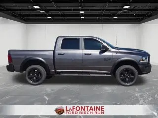 Ram 1500 Classic 2019 4x4 Warlock Cabina doble de 4 puertas 5.5 pies. Pickup