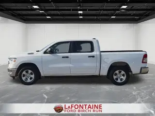 Ram 1500 2022 4x4 Tradesman Cabina Crew 4 puertas 5.6 pies. Caja corta Pickup