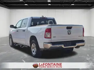 Ram 1500 2022 4x4 Tradesman Cabina Crew 4 puertas 5.6 pies. Caja corta Pickup