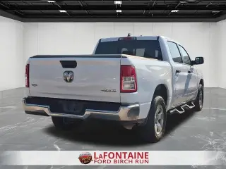 Ram 1500 2022 4x4 Tradesman Cabina Crew 4 puertas 5.6 pies. Caja corta Pickup