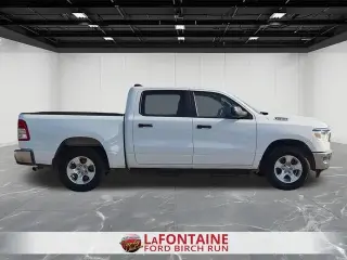 Ram 1500 2022 4x4 Tradesman Cabina Crew 4 puertas 5.6 pies. Caja corta Pickup