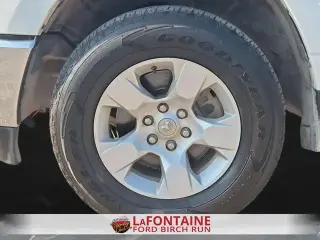 Ram 1500 2022 4x4 Tradesman Cabina Crew 4 puertas 5.6 pies. Caja corta Pickup