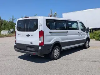 Furgoneta de pasajeros Ford Transit 2023 350 XL 3 puertas LWB Techo Bajo