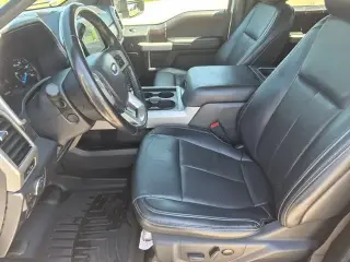 Ford F-250 Super Duty 2022 4x4 Lariat 4 puertas Cabina Crew 6.8 pies. Caja pickup