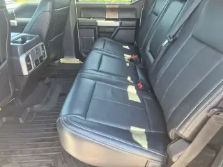 Ford F-250 Super Duty 2022 4x4 Lariat 4 puertas Cabina Crew 6.8 pies. Caja pickup