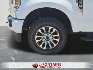 Ford F-250 Super Duty 2022 4x4 Lariat 4 puertas Cabina Crew 6.8 pies. Caja pickup