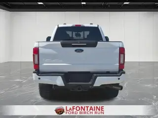 Ford F-250 Super Duty 2022 4x4 Lariat 4 puertas Cabina Crew 6.8 pies. Caja pickup