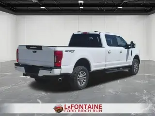 Ford F-250 Super Duty 2022 4x4 Lariat 4 puertas Cabina Crew 6.8 pies. Caja pickup