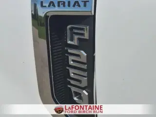 Ford F-250 Super Duty 2022 4x4 Lariat 4 puertas Cabina Crew 6.8 pies. Caja pickup