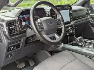 Ford F-150 2023 4x4 XLT 4 puertas SuperCrew 5.5 pies. Caja corta