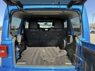Jeep Wrangler Unlimited 2022 4x4 Sahara 4 puertas SUV