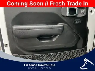 Jeep Gladiator 2022 4x4 Sport 4 puertas Crew Cab 5.0 pies. SB