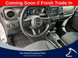 Jeep Gladiator 2022 4x4 Sport 4 puertas Crew Cab 5.0 pies. SB