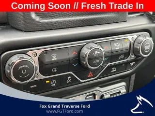Jeep Gladiator 2022 4x4 Sport 4 puertas Crew Cab 5.0 pies. SB