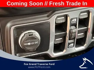Jeep Gladiator 2022 4x4 Sport 4 puertas Crew Cab 5.0 pies. SB