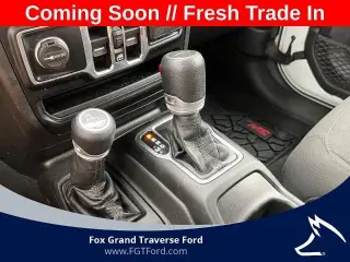 Jeep Gladiator 2022 4x4 Sport 4 puertas Crew Cab 5.0 pies. SB