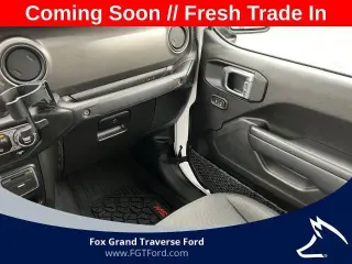 Jeep Gladiator 2022 4x4 Sport 4 puertas Crew Cab 5.0 pies. SB