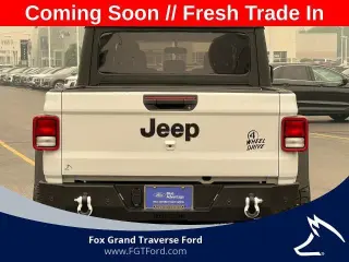 Jeep Gladiator 2022 4x4 Sport 4 puertas Crew Cab 5.0 pies. SB