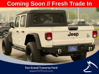 Jeep Gladiator 2022 4x4 Sport 4 puertas Crew Cab 5.0 pies. SB